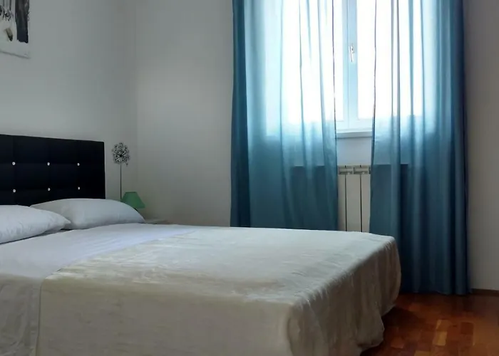 아파트 Eli 로비니